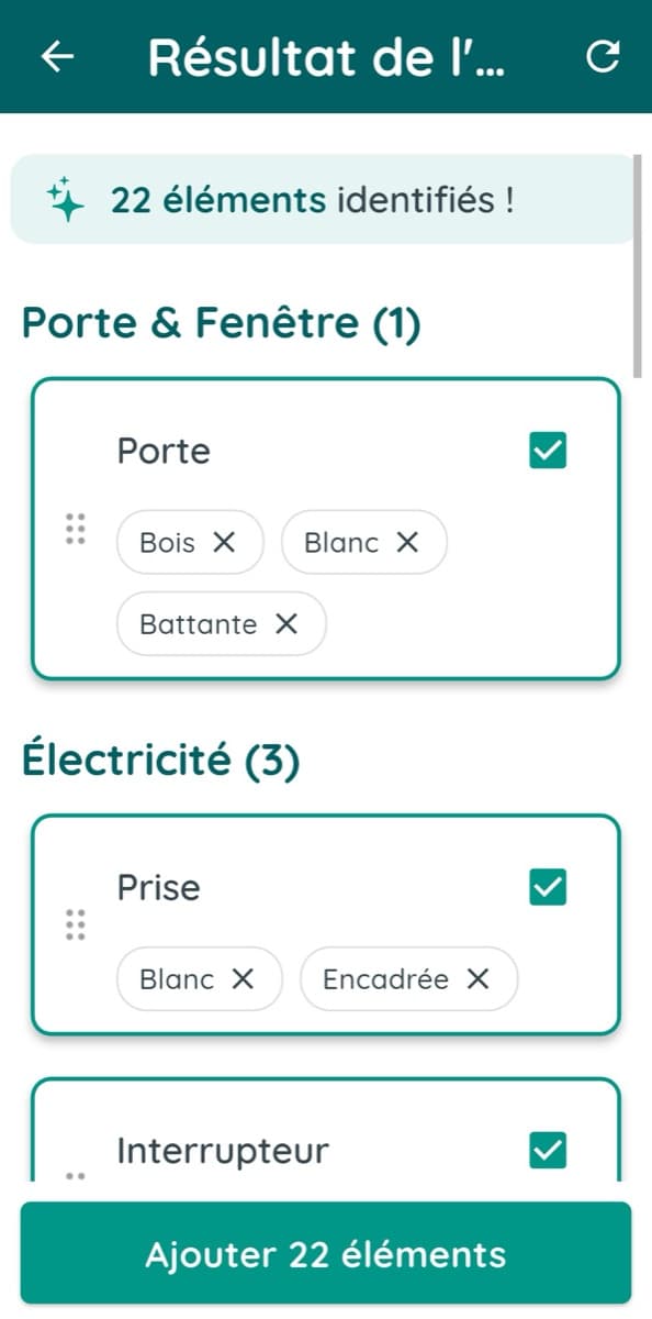 Résultat de l'IA : 22 éléments identifiés dans la pièce